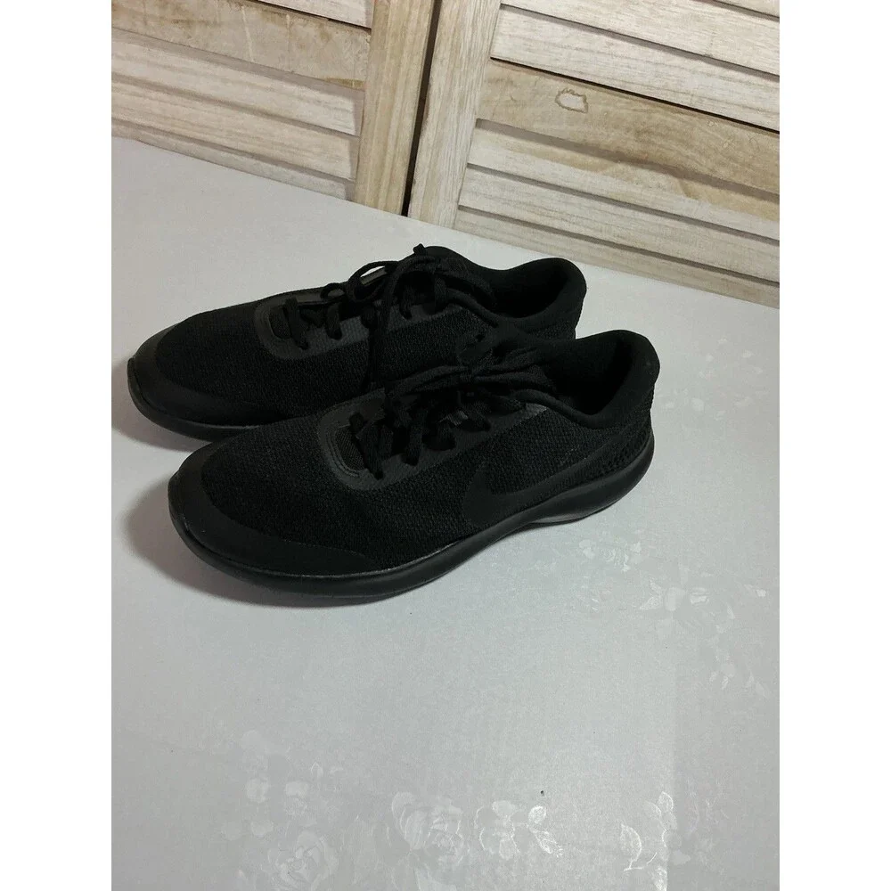 Nike Women's Shoes Size 10